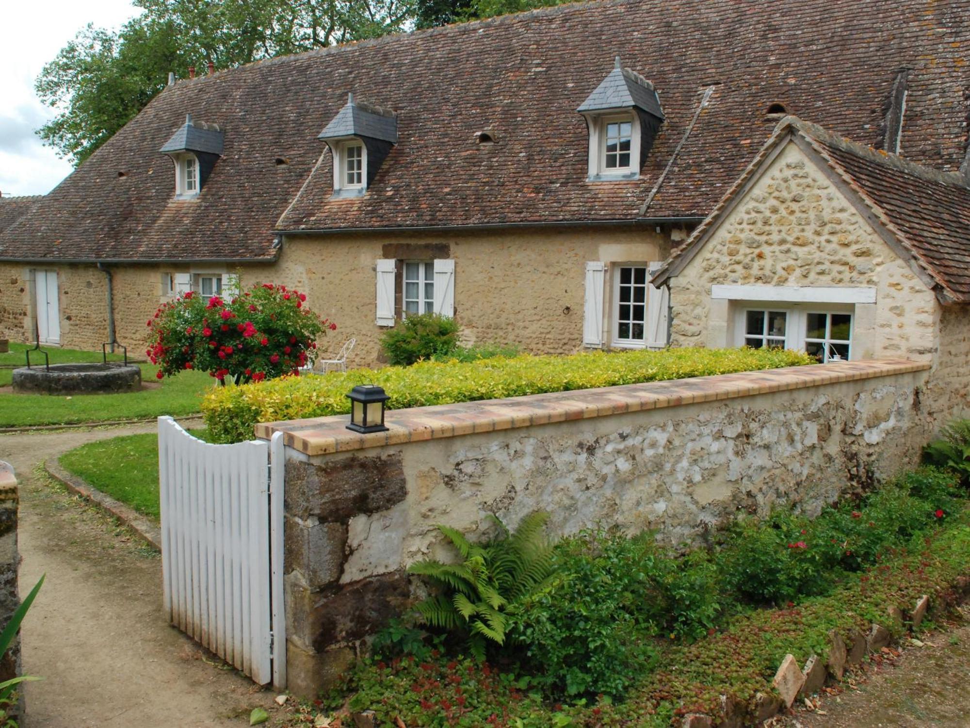 MareschéPetite Maison De Campagne Avec Piscine Chauffee, Tennis Et Nombreuses Activites Pour Tous! - Fr-1-410-270别墅 外观 照片